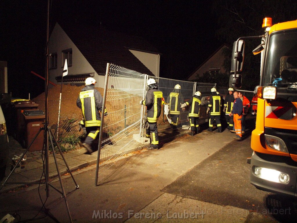 Haus droht einzustuerzen Koeln Brueck Eiserfelderstr P58.JPG